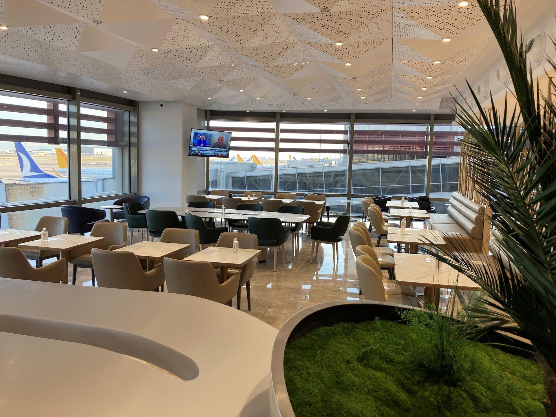 Plaza Premium Lounge (Bosphorus) image 3 of 7