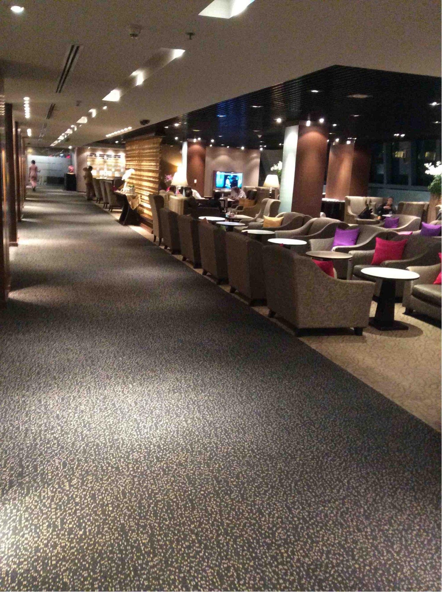 Thai Airways Royal First Class Lounge image 17 of 44