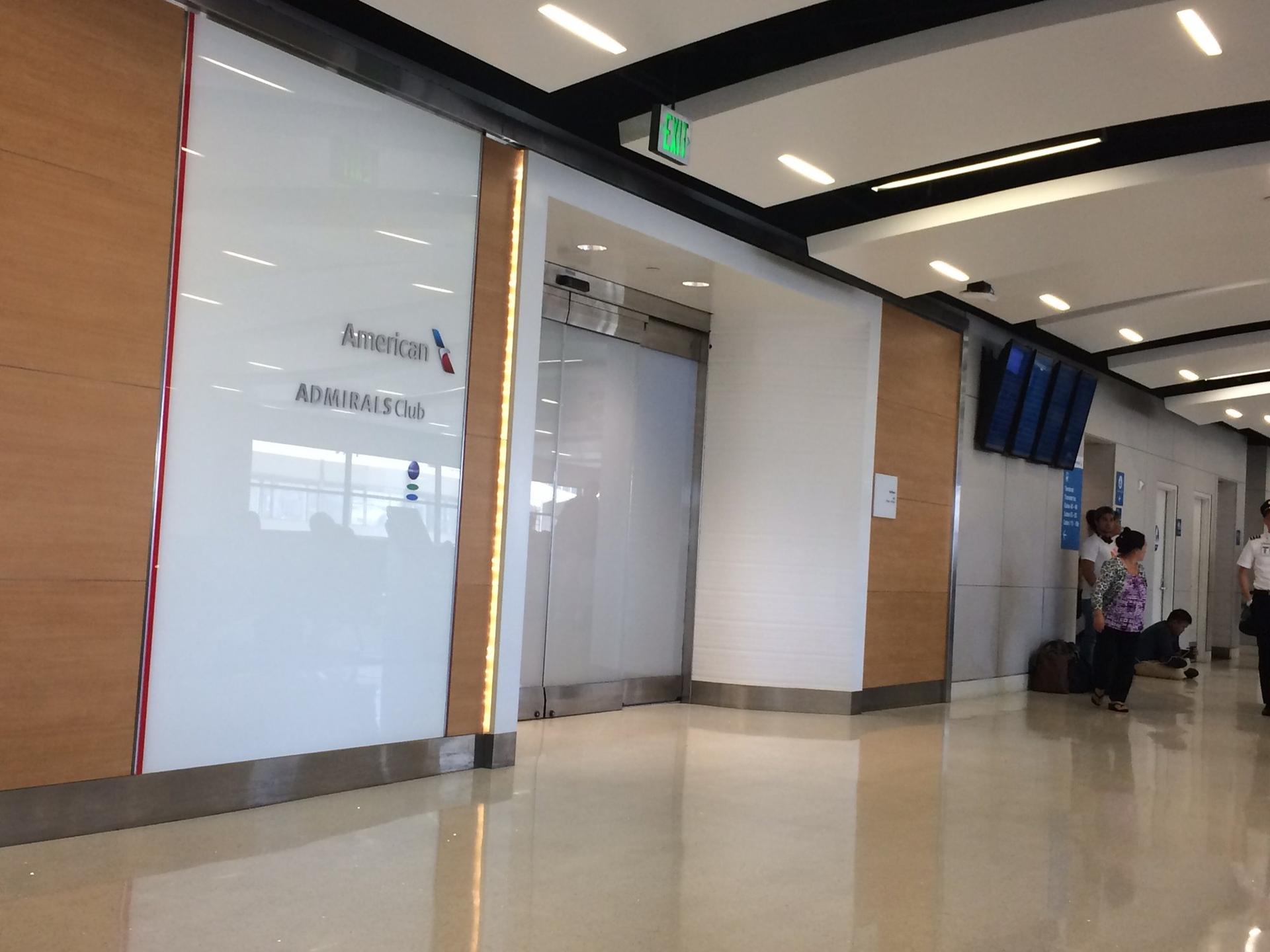 American Airlines Admirals Club image 19 of 43