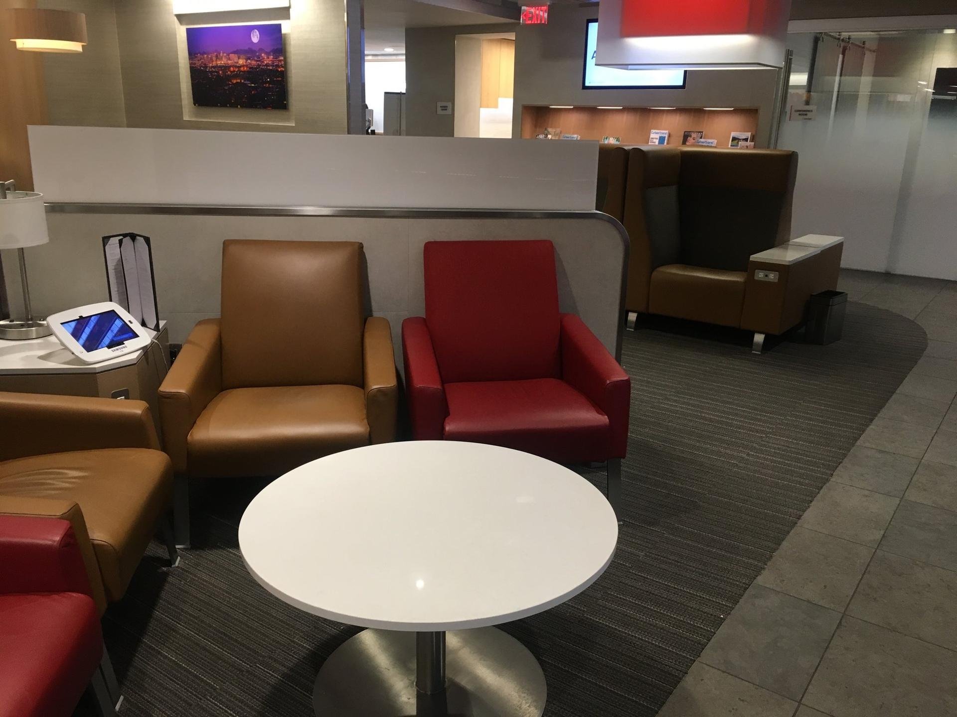 American Airlines Admirals Club (Gate A7) image 12 of 25