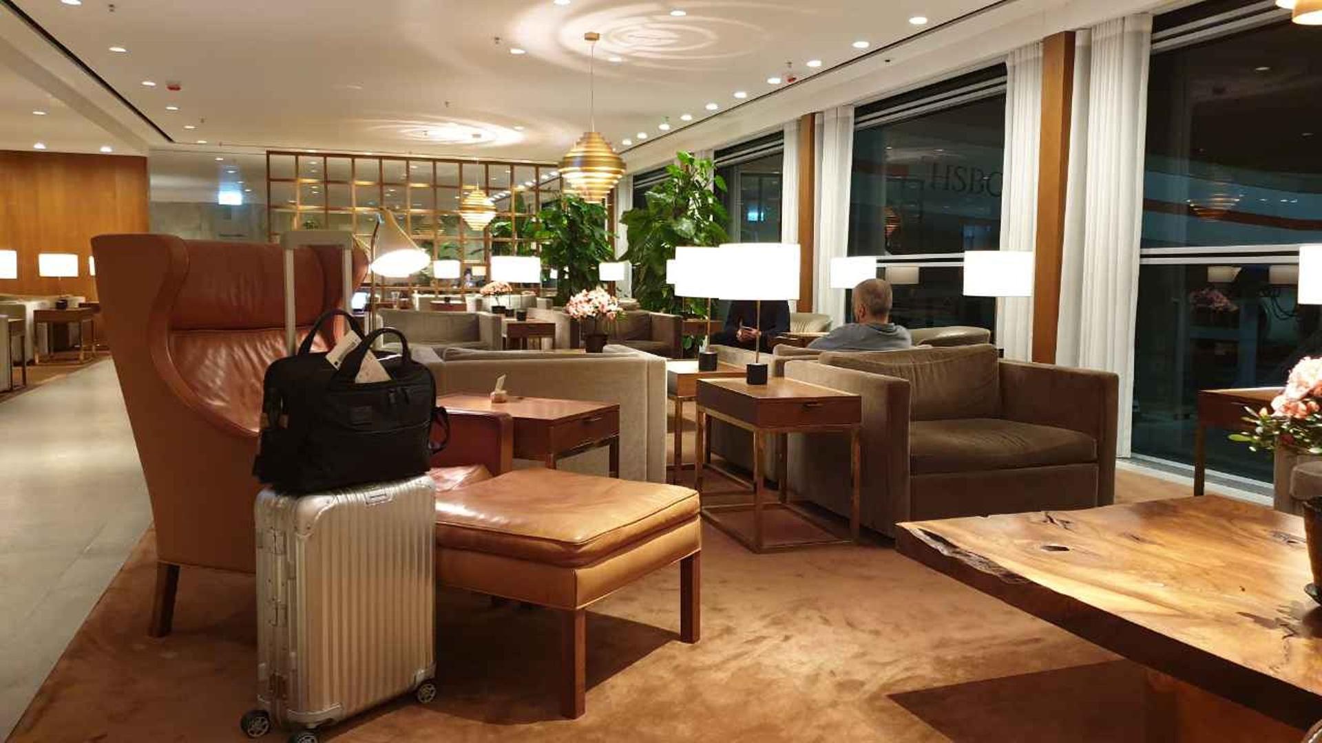Cathay Pacific The Pier First Class Lounge image 52 of 100