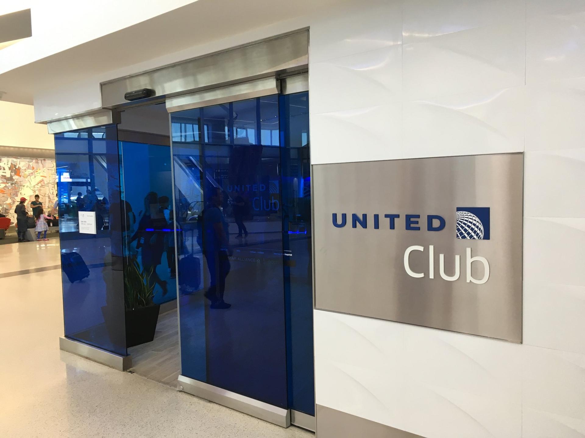 United Airlines United Club image 39 of 43