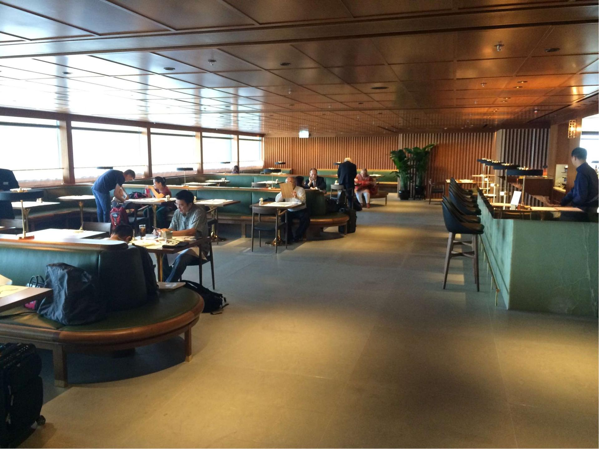 Cathay Pacific The Pier First Class Lounge image 30 of 100