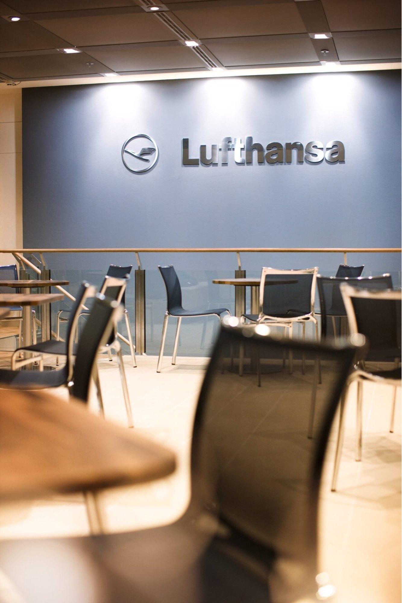 Lufthansa Welcome Lounge image 5 of 14