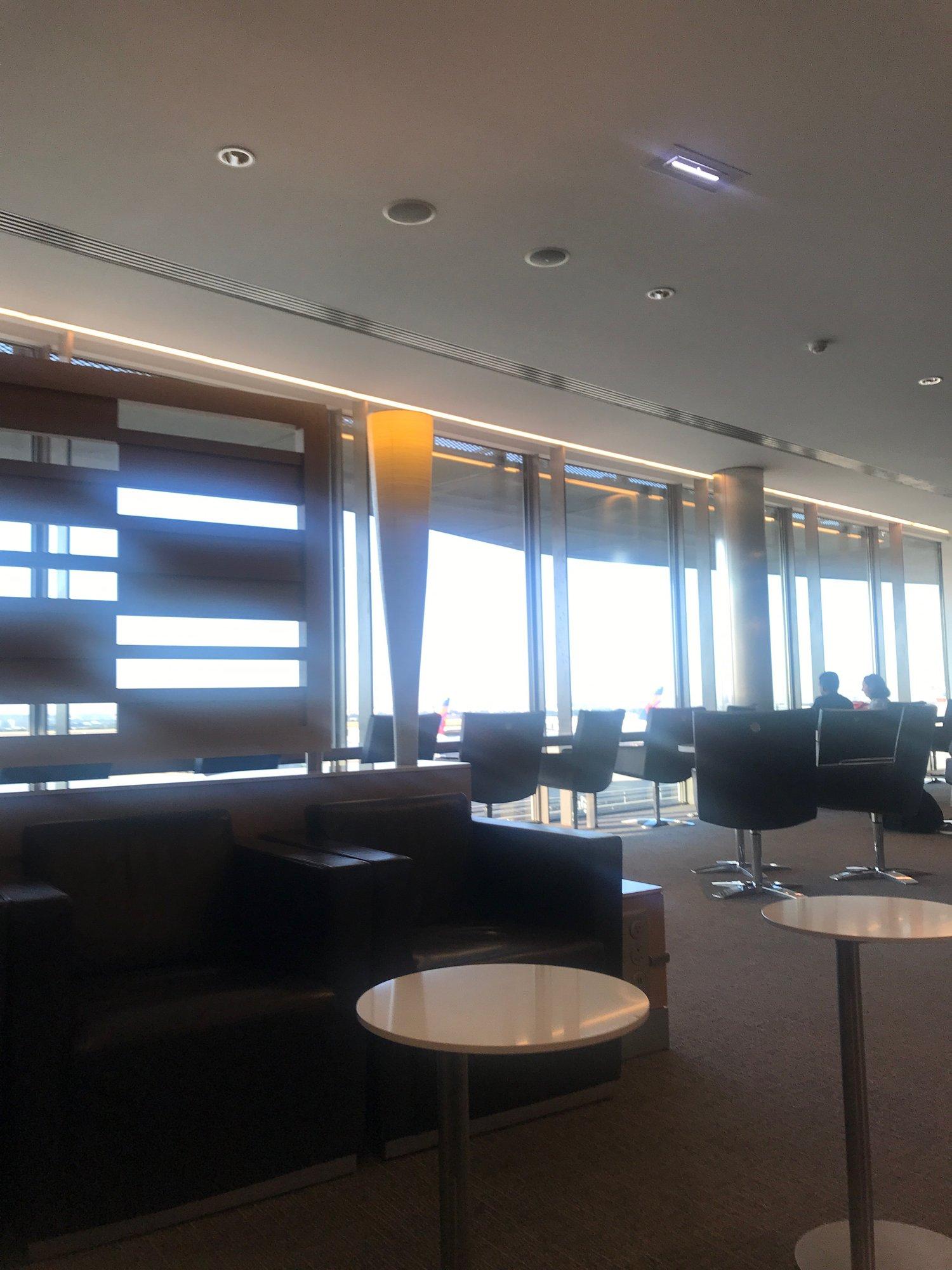 American Airlines Admirals Club  image 25 of 25