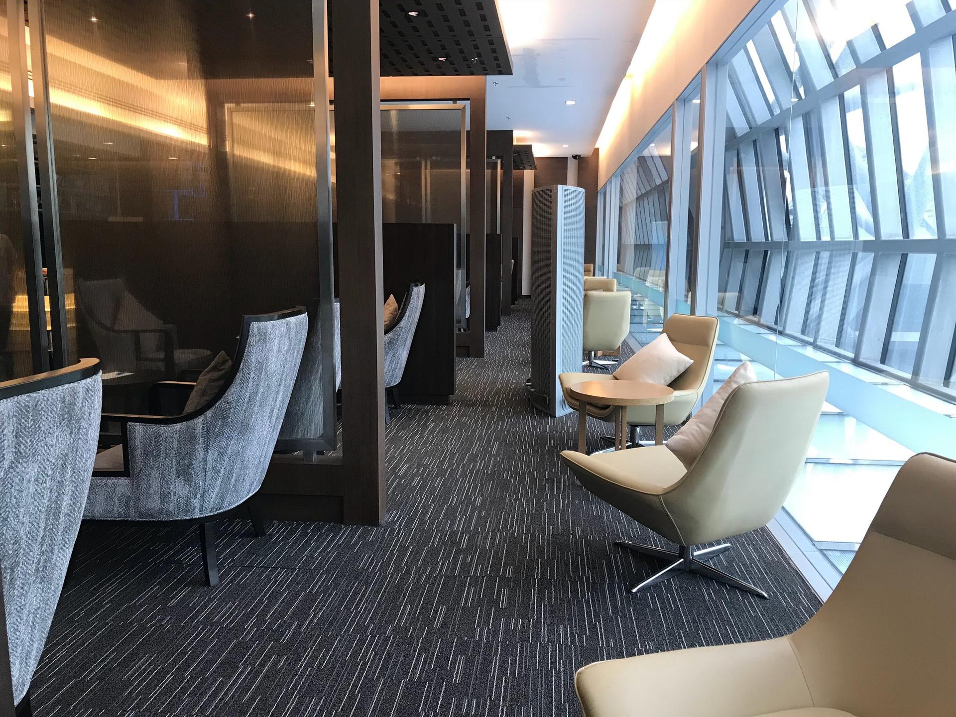 Miracle First and Business Class Lounge (A1) image 10 of 18
