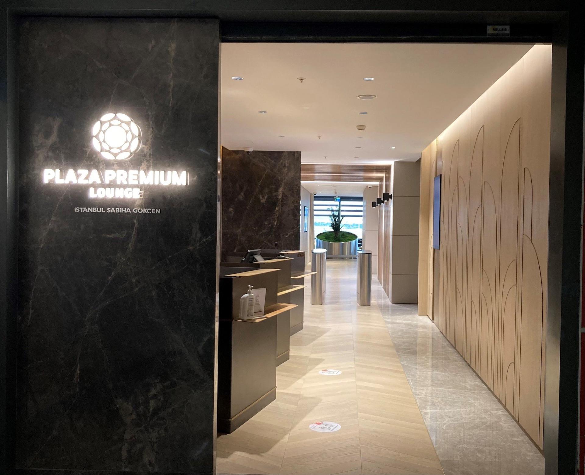 Plaza Premium Lounge (Bosphorus) image 2 of 7