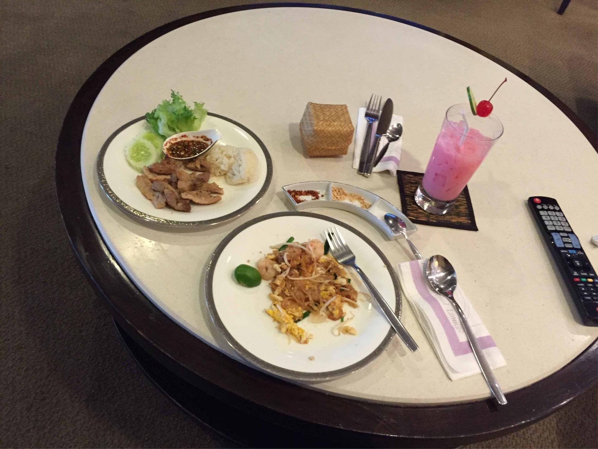 Thai Airways Royal First Class Lounge image 32 of 44