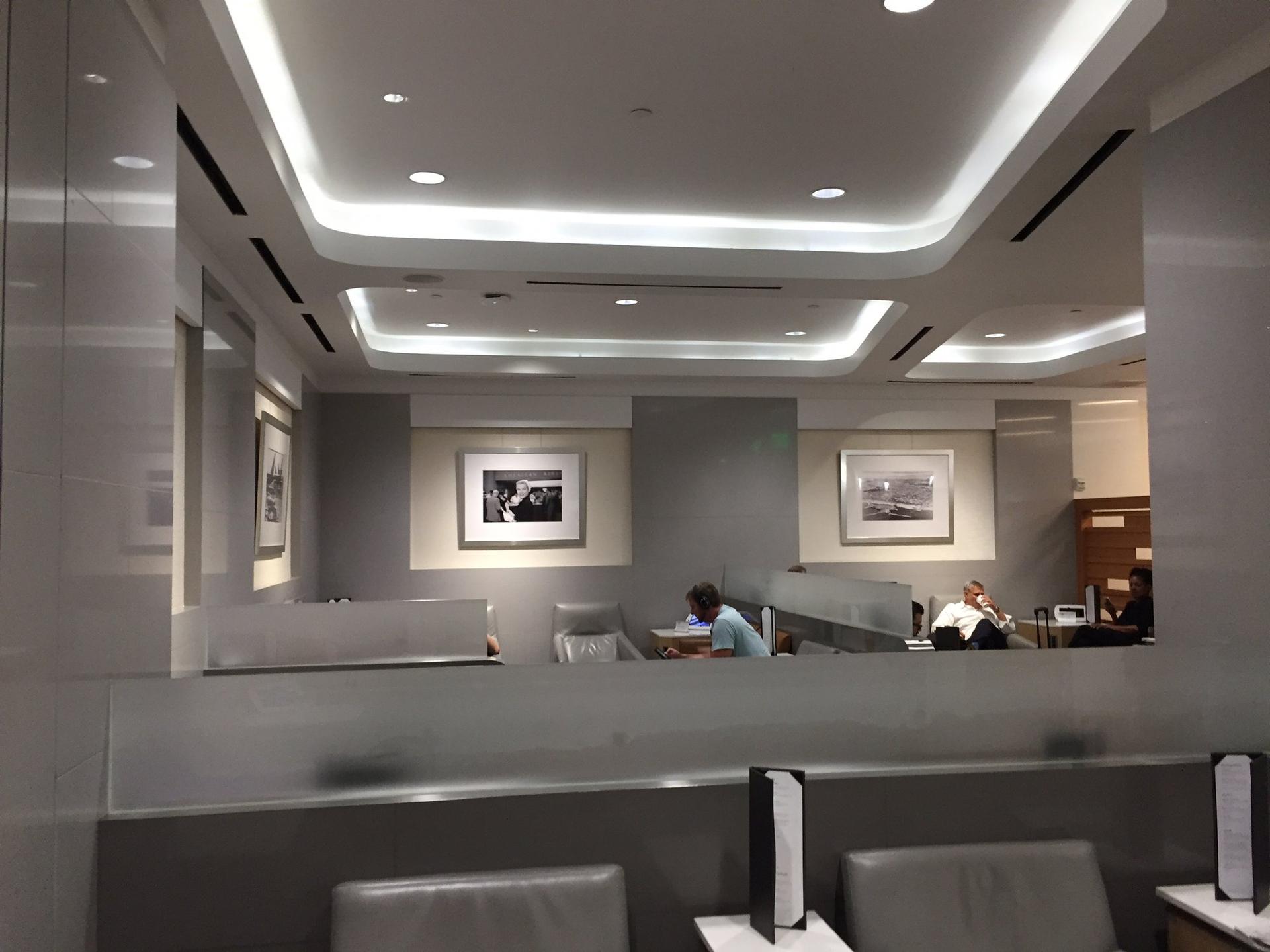 American Airlines Admirals Club image 27 of 43