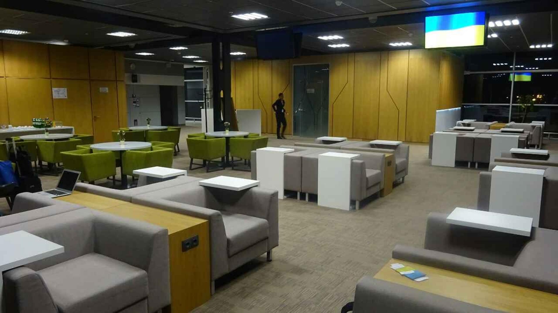 Business Lounge (Domestic) image 8 of 14