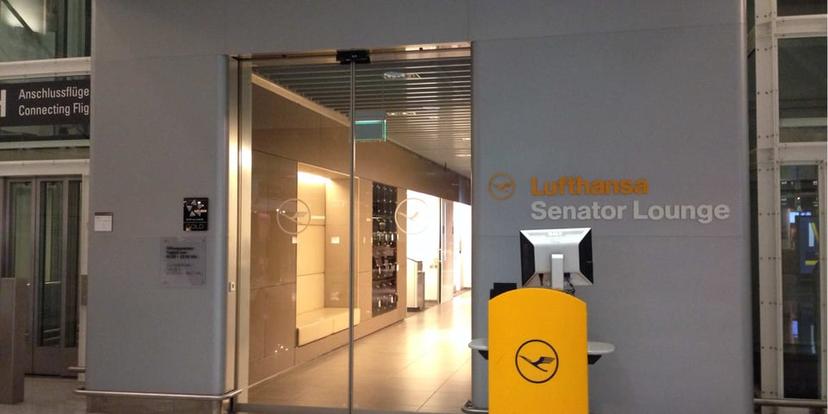 Lufthansa Senator Lounge (Gate G24, Schengen) image 4 of 4