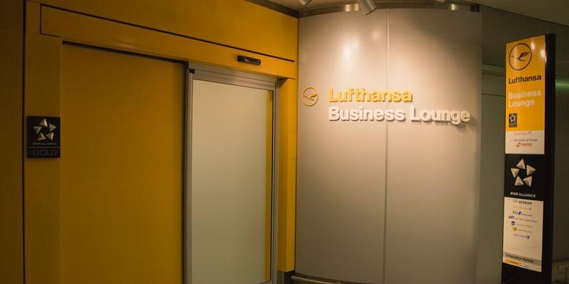 Lufthansa Lounge image 3 of 5