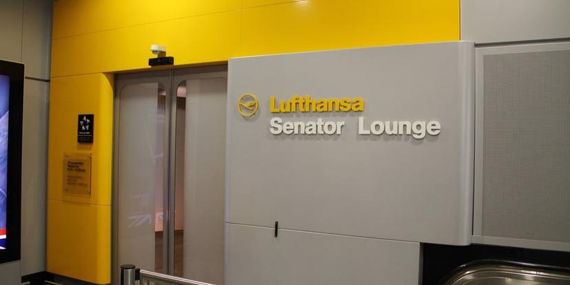 Lufthansa Senator Lounge (Non-Schengen, Gate C15) image 4 of 5