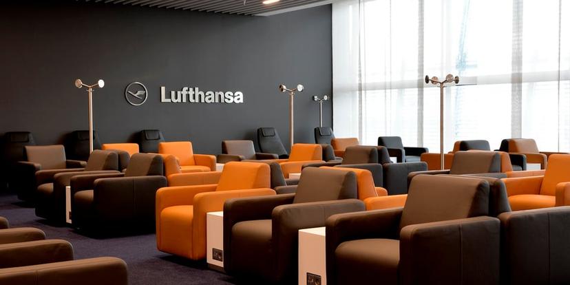 Lufthansa Business Lounge image 1 of 5