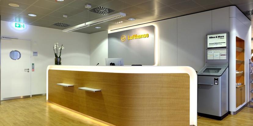 Lufthansa Business Lounge image 2 of 2