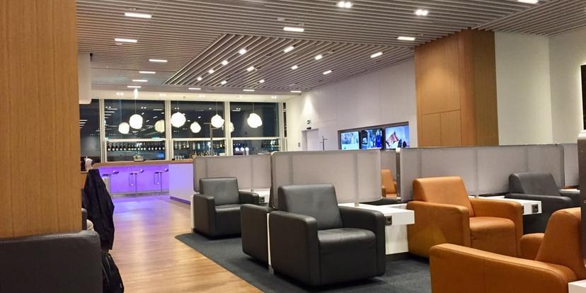 Lufthansa Business Lounge (Non-Schengen) image 3 of 5