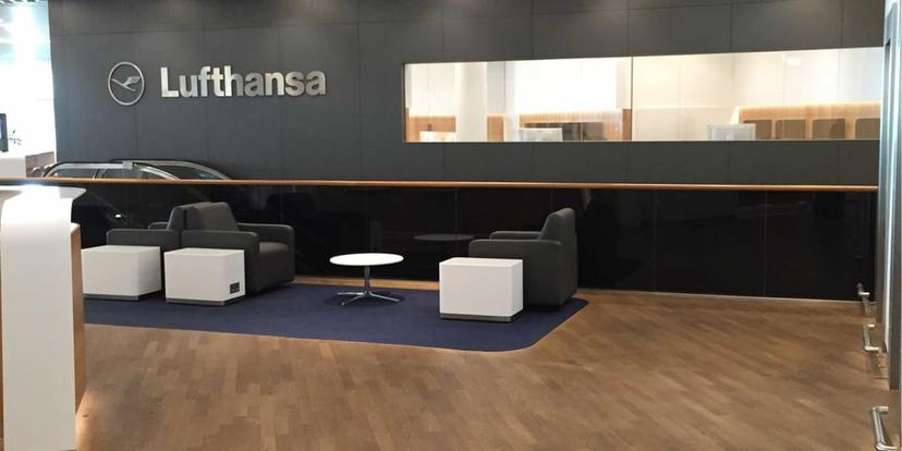 Lufthansa Business Lounge (Non-Schengen) image 2 of 2