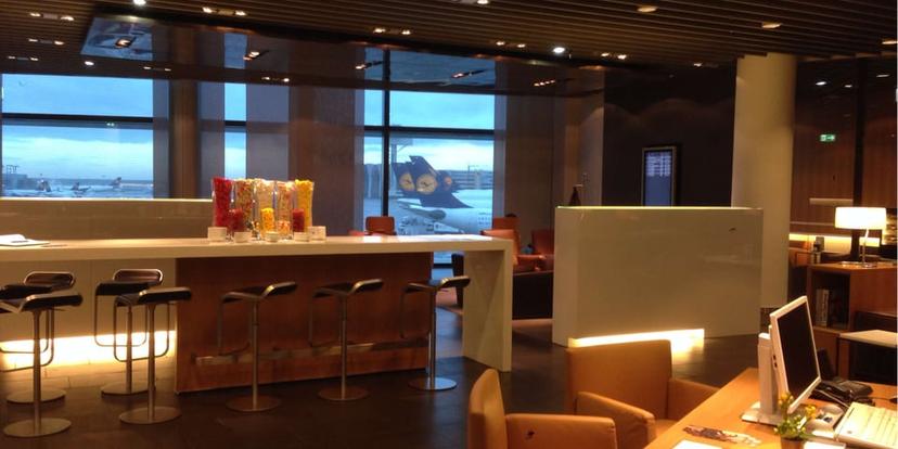 Lufthansa First Class Lounge (Schengen) image 1 of 5