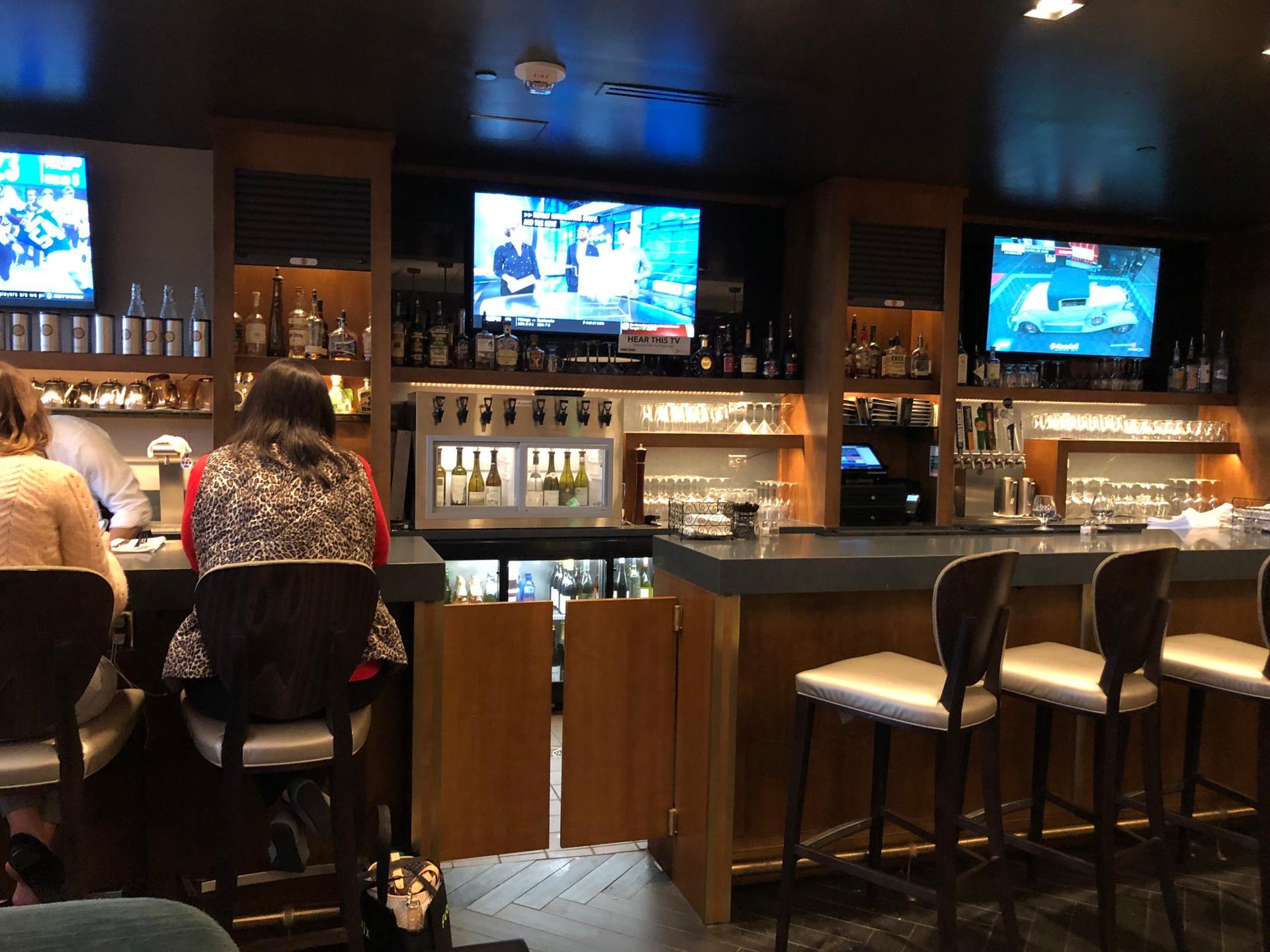 The Lounge . Cafe - Sports Bar