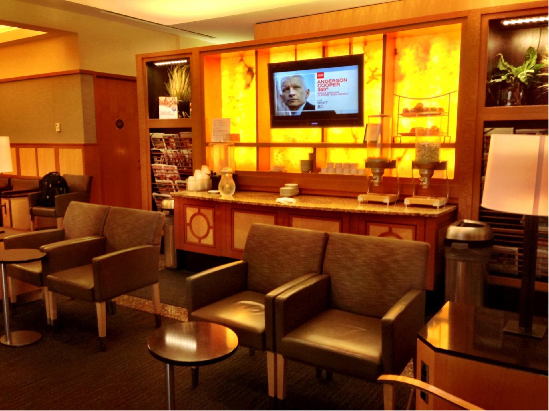 ATL: American Airlines Admirals Club Reviews & Photos - Concourse