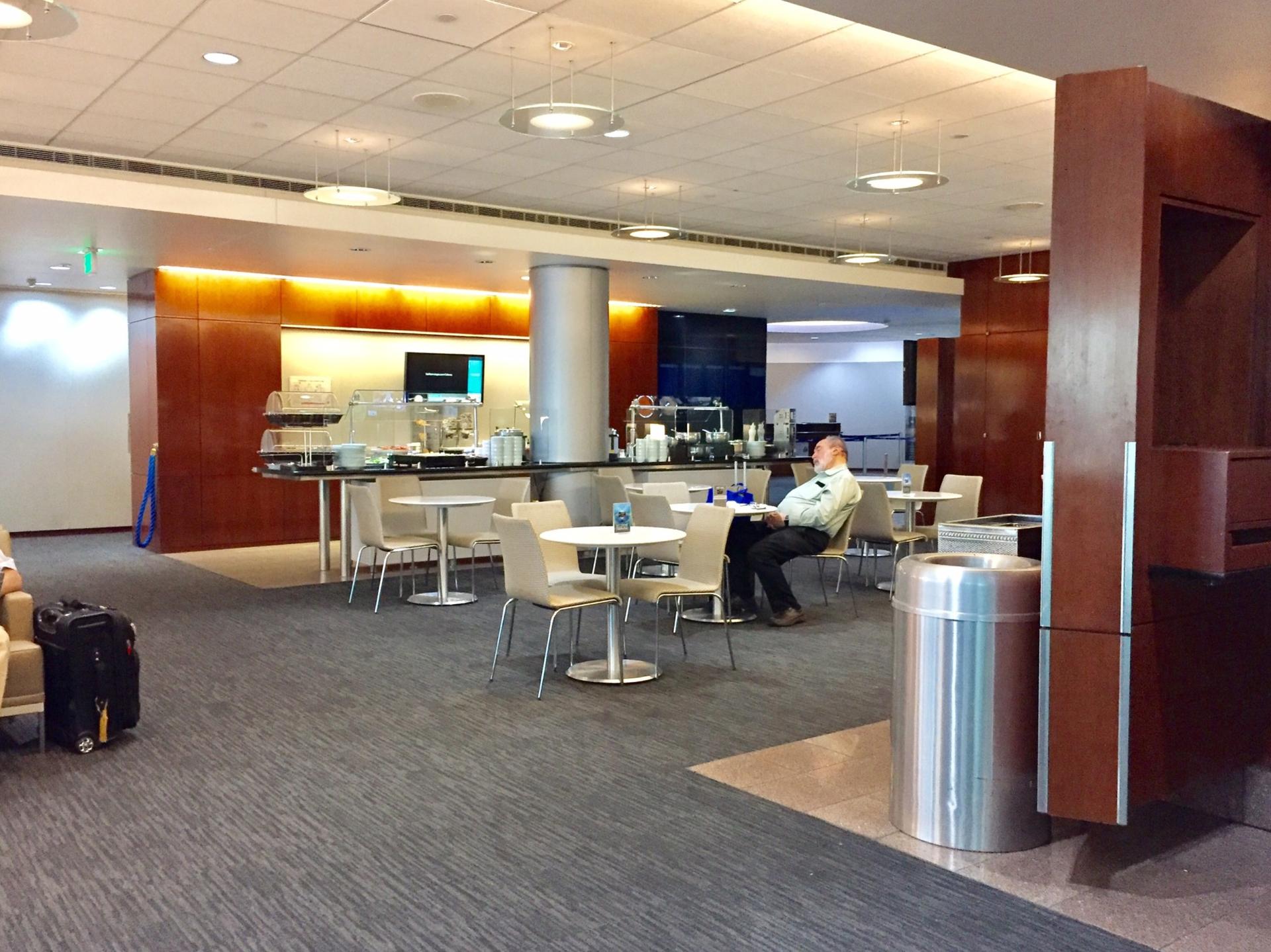 Two new United Airlines clubs open at Denver International Airport. Here's  how to get in.