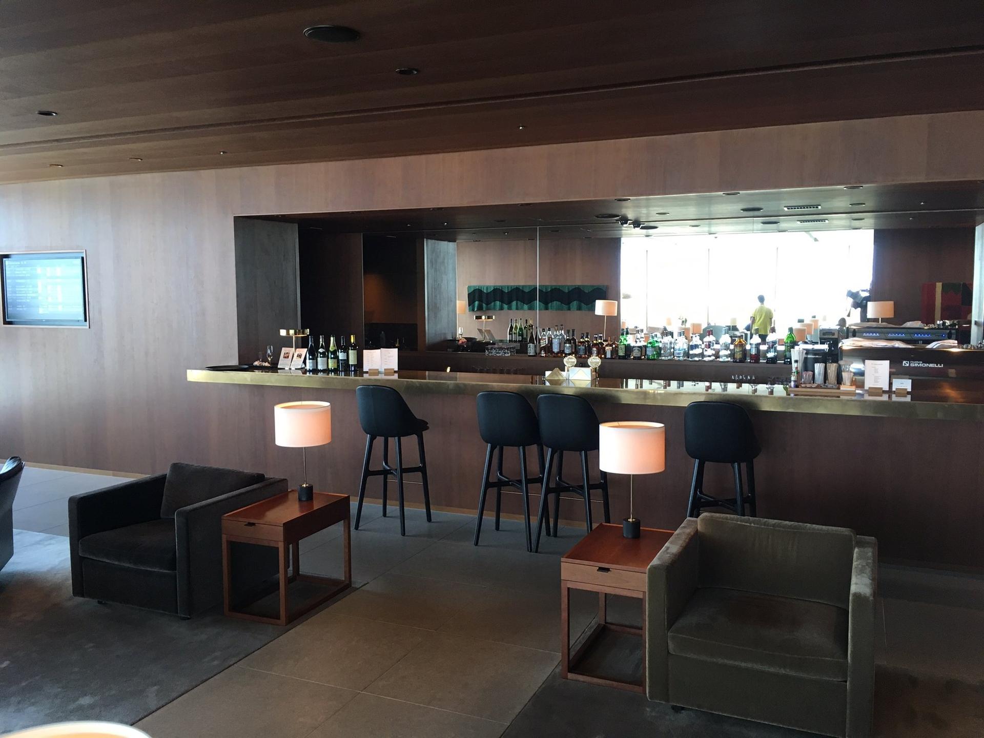 Cathay Pacific Lounge image 43 of 49