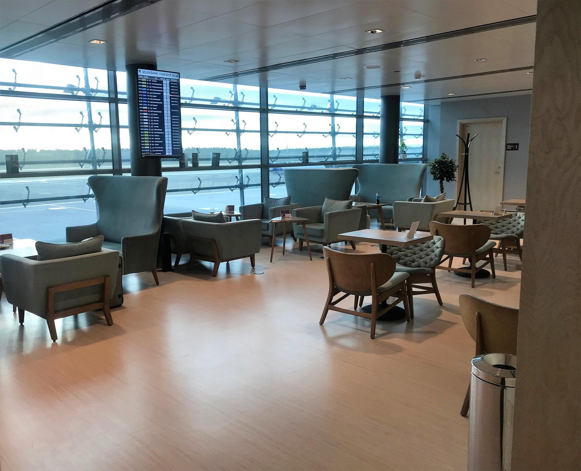 Primeclass Business Lounge image 18 of 48