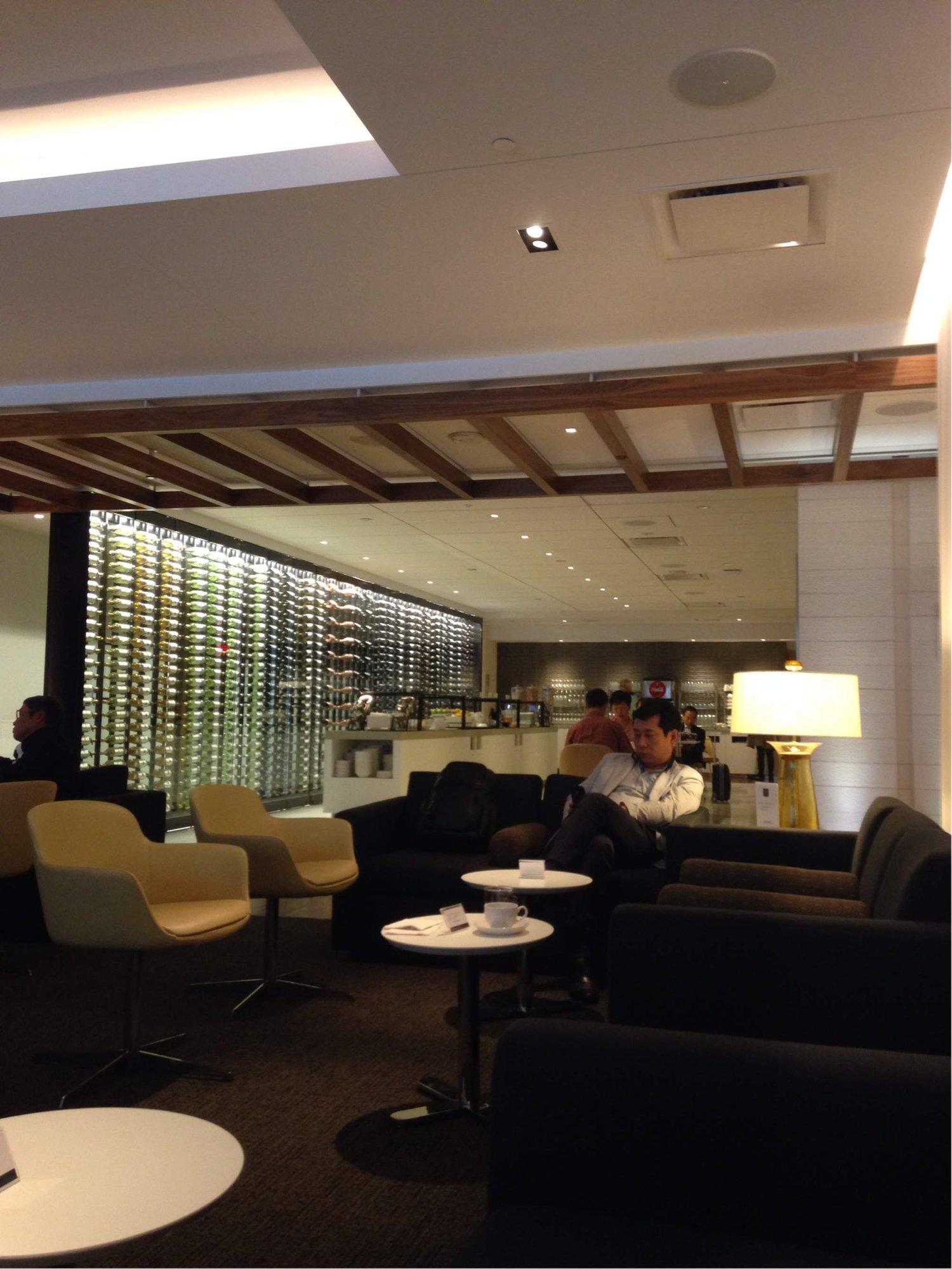 Star Alliance Business Class Lounge image 35 of 72