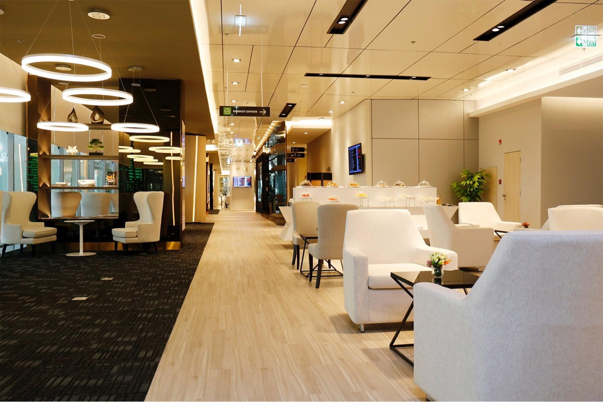 Miracle Business Class Lounge image 2 of 12