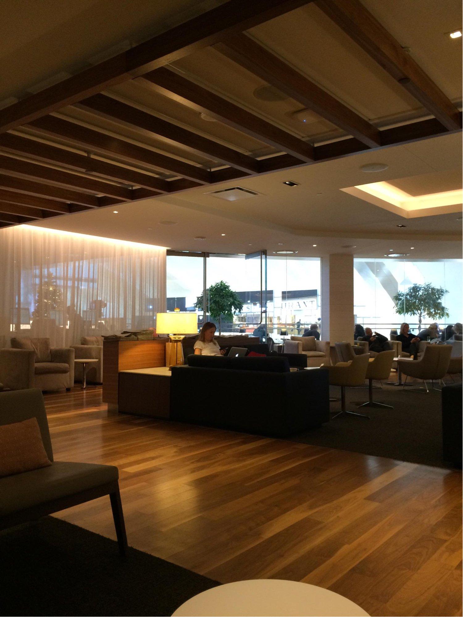 Star Alliance Business Class Lounge image 25 of 72