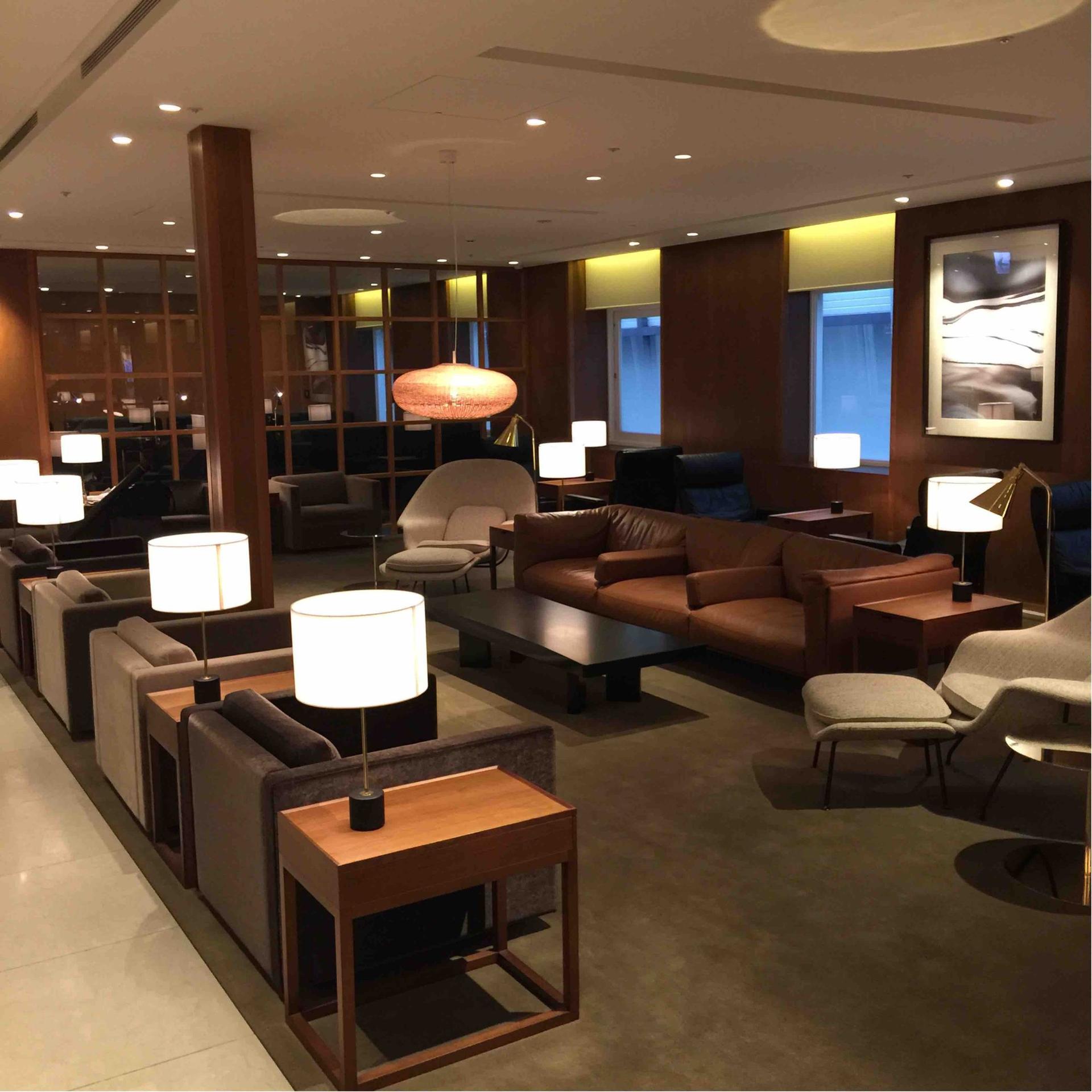 Cathay Pacific Lounge image 25 of 37