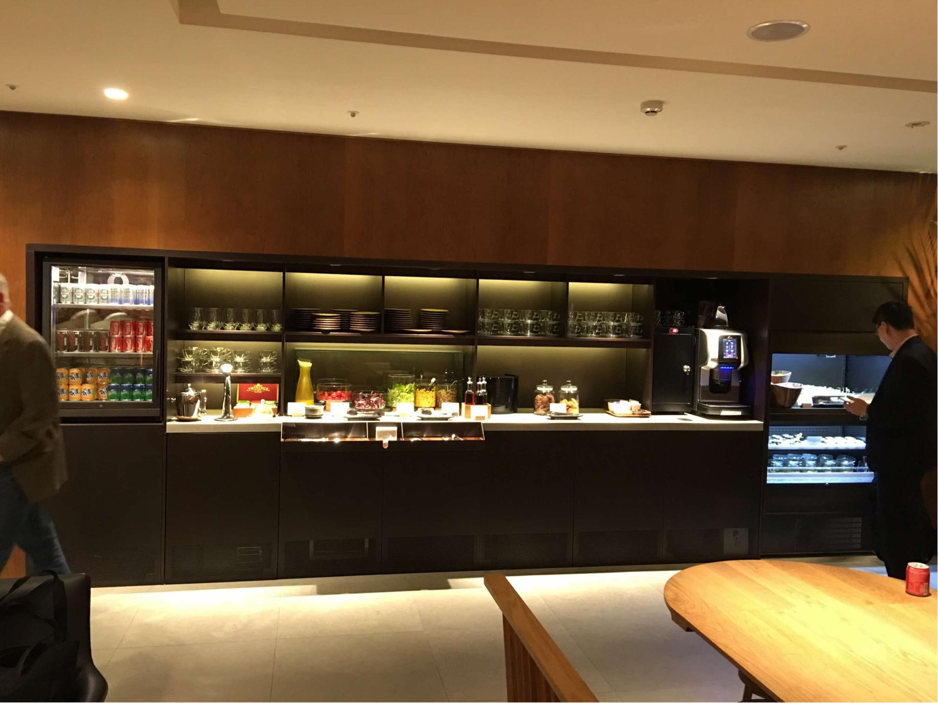 Cathay Pacific Lounge image 7 of 37