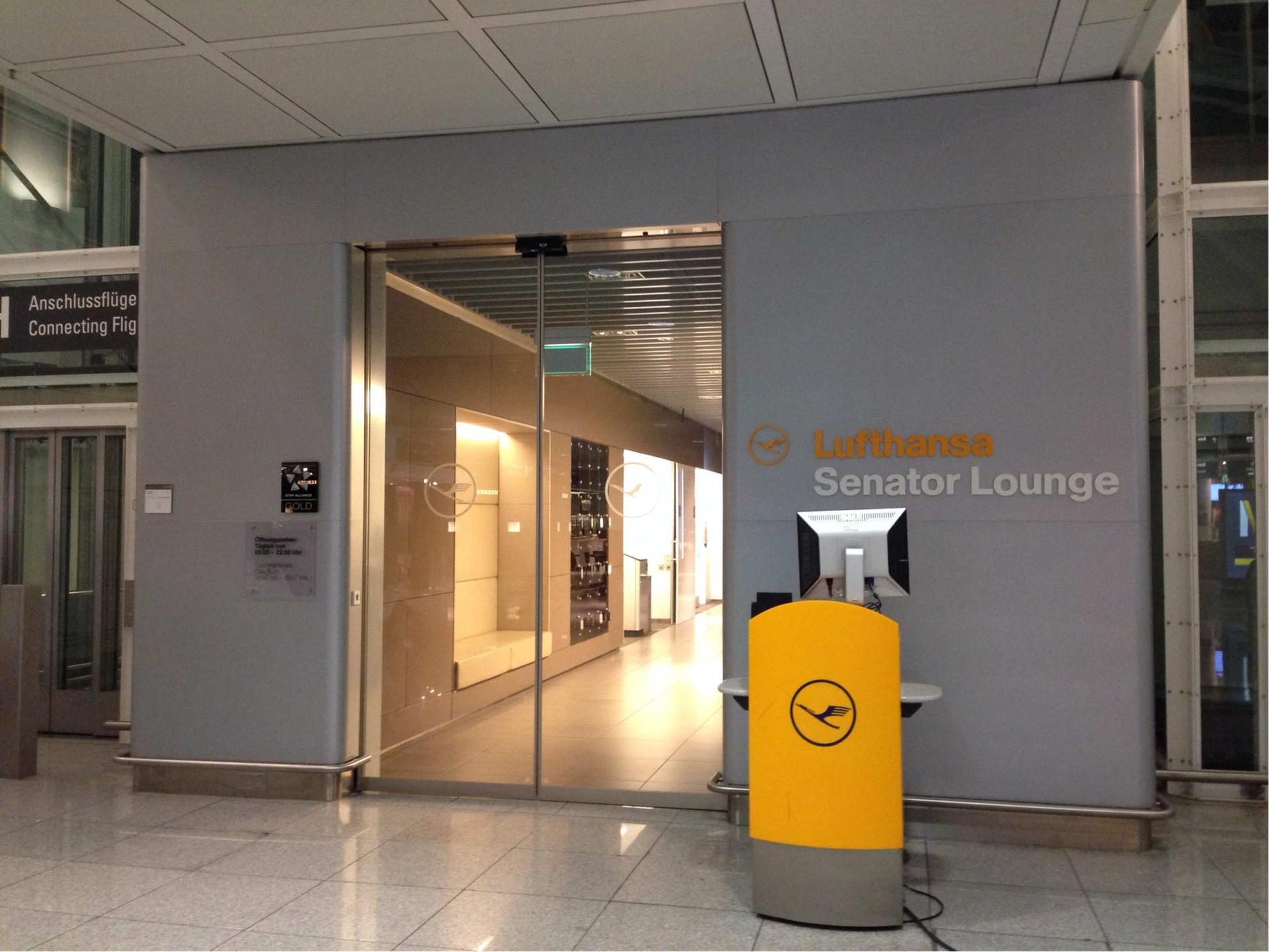 Lufthansa Senator Lounge (Gate G24, Schengen) image 5 of 5
