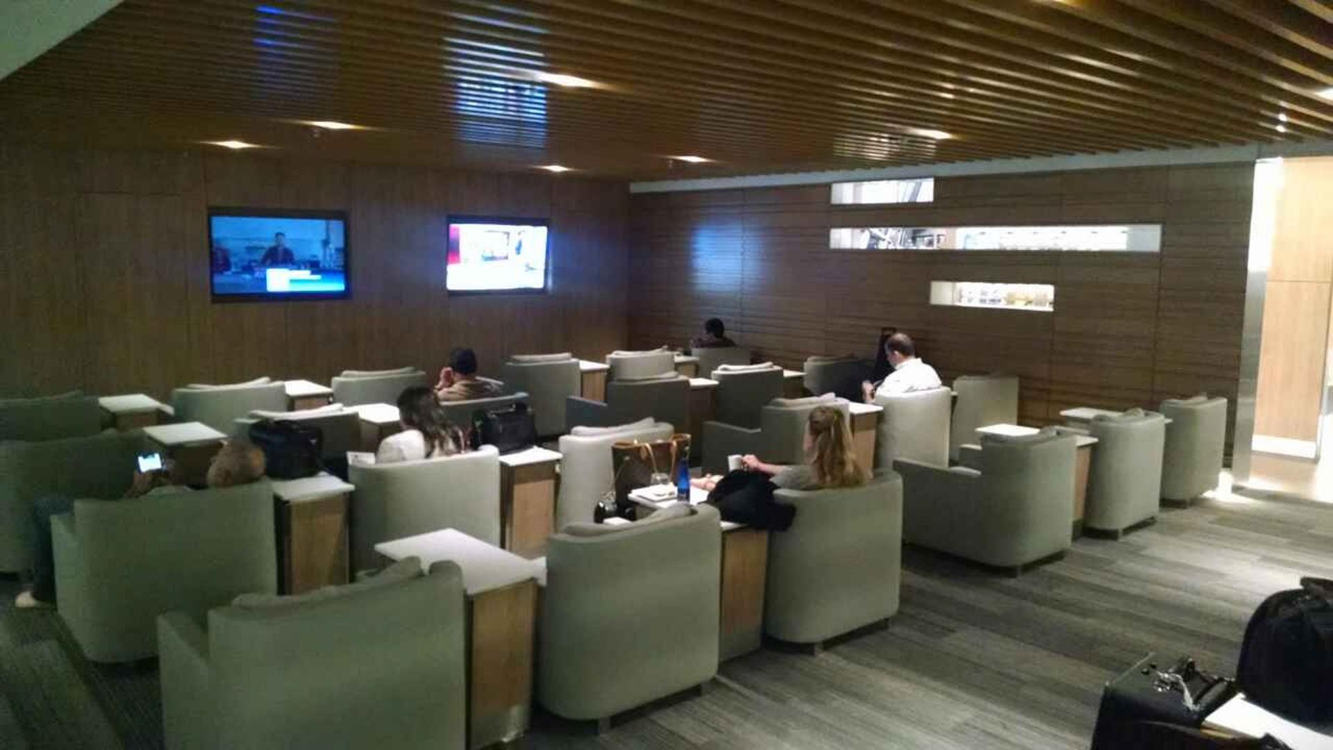 American Airlines Admirals Club image 5 of 30