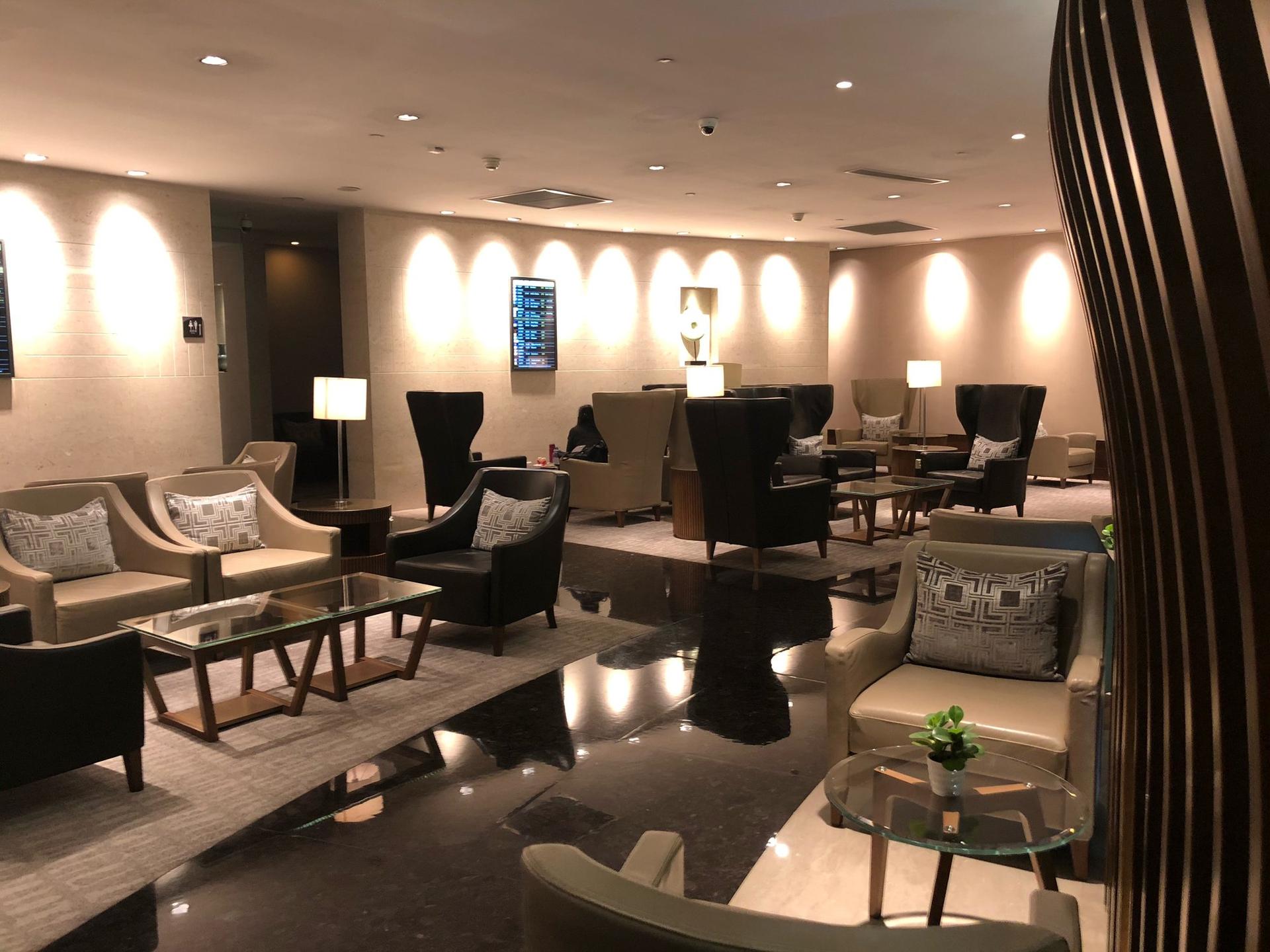 No. 71 Air China First Class Lounge image 6 of 10
