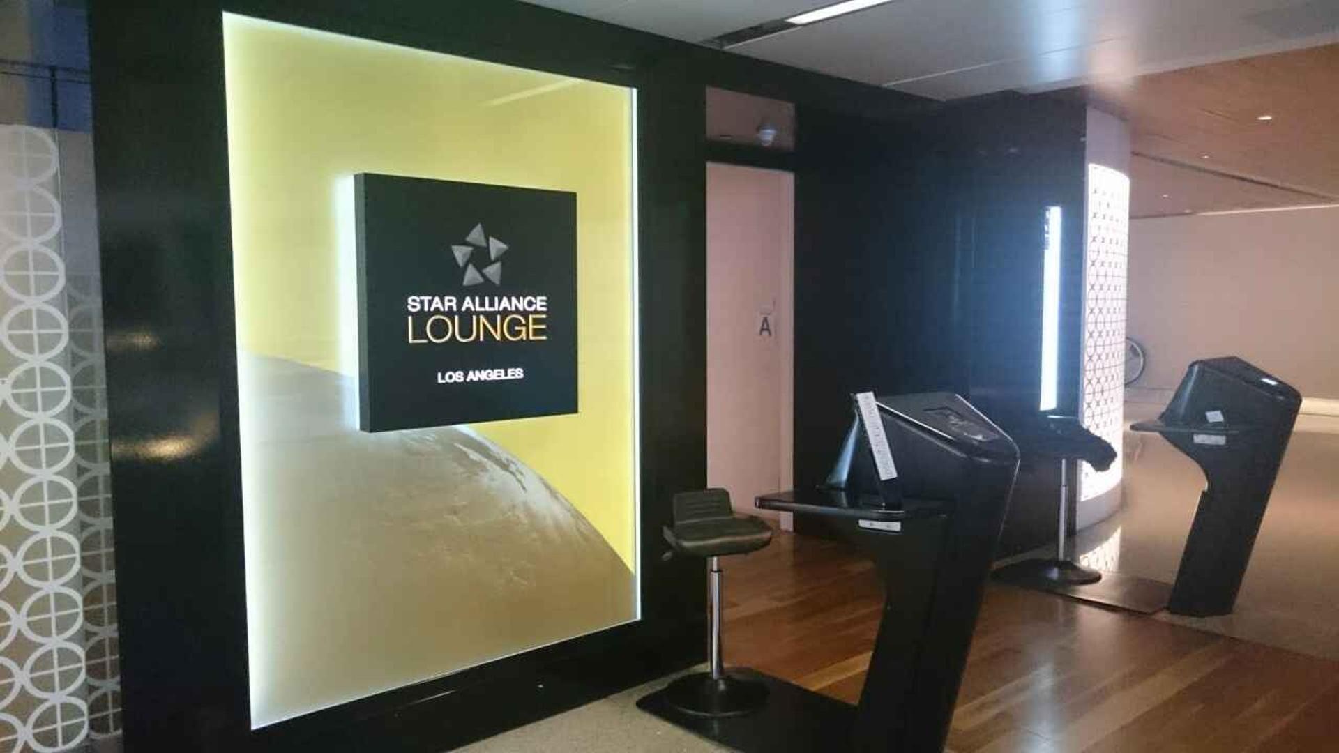 Star Alliance Business Class Lounge image 14 of 72