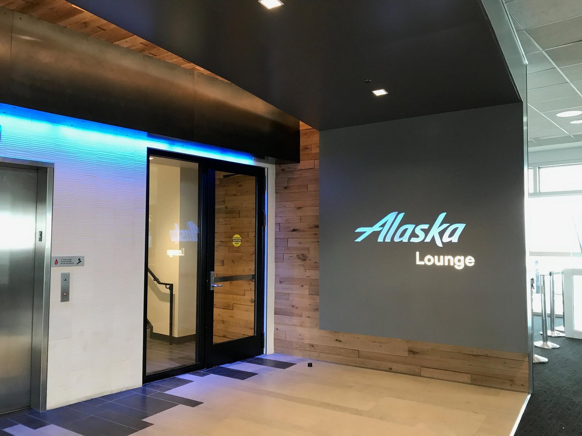 Alaska Airlines Alaska Lounge image 29 of 36