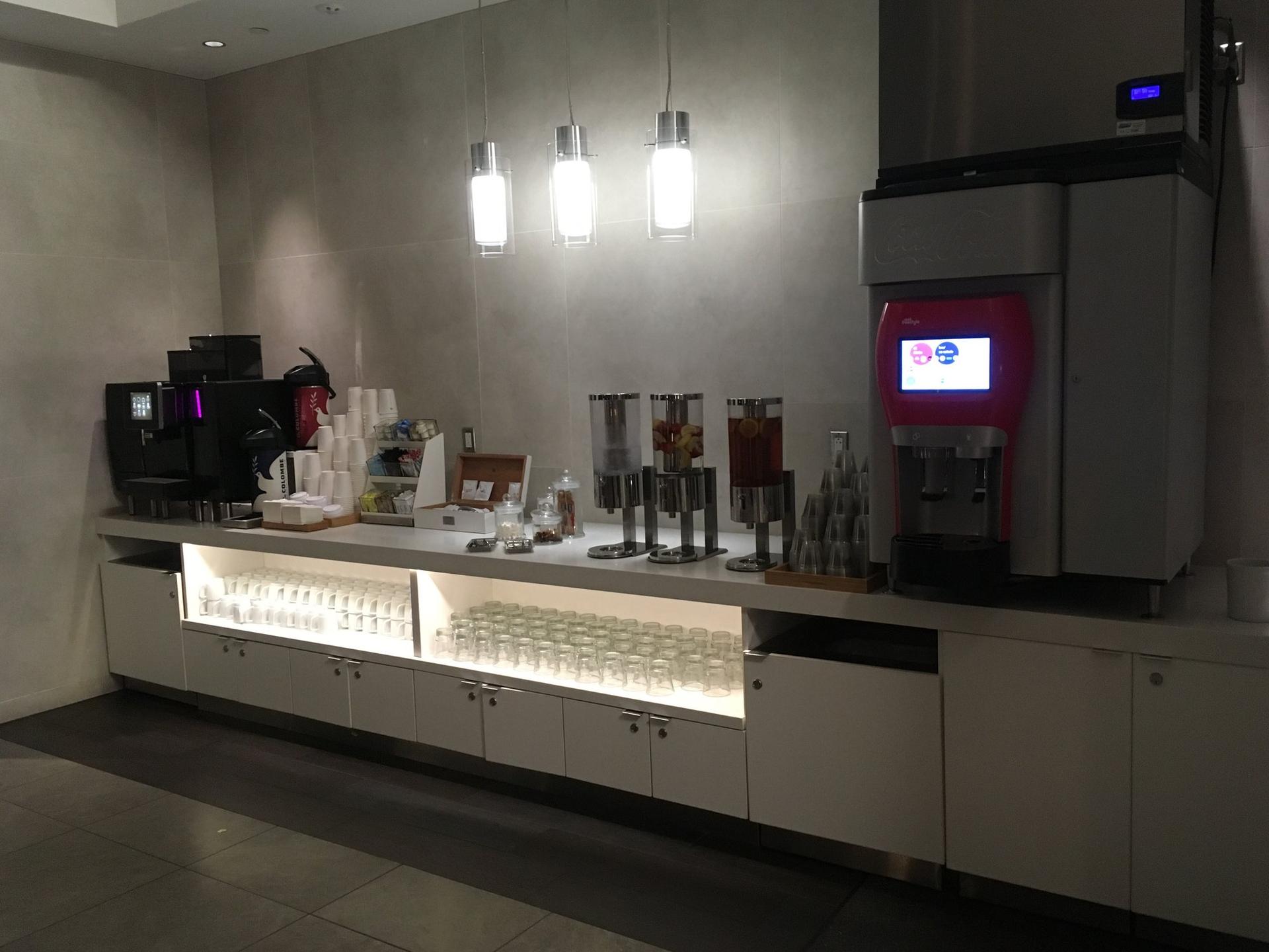 American Airlines Flagship Lounge image 35 of 65