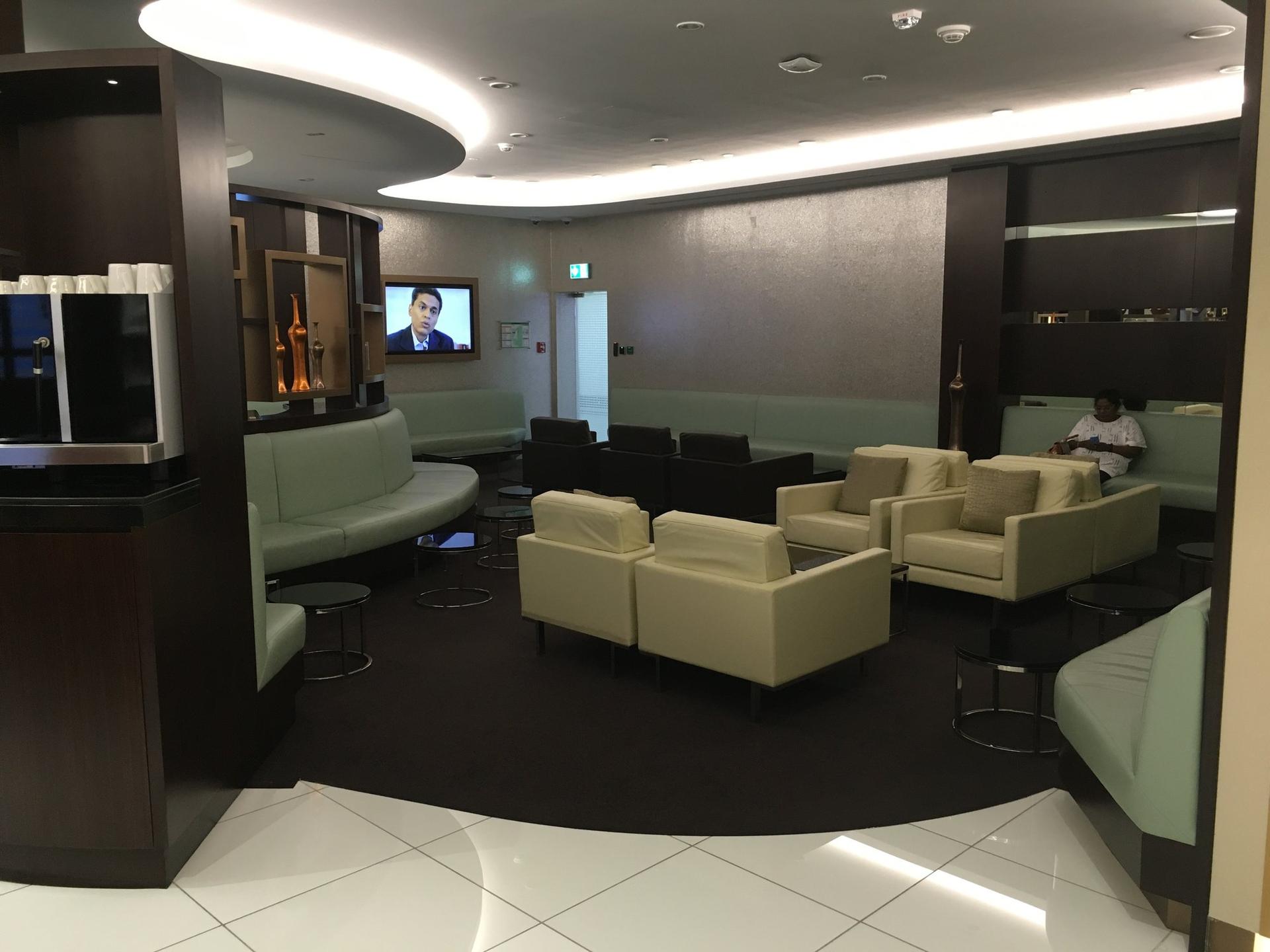 Etihad Airways Premium Lounge (US Departures) image 2 of 6