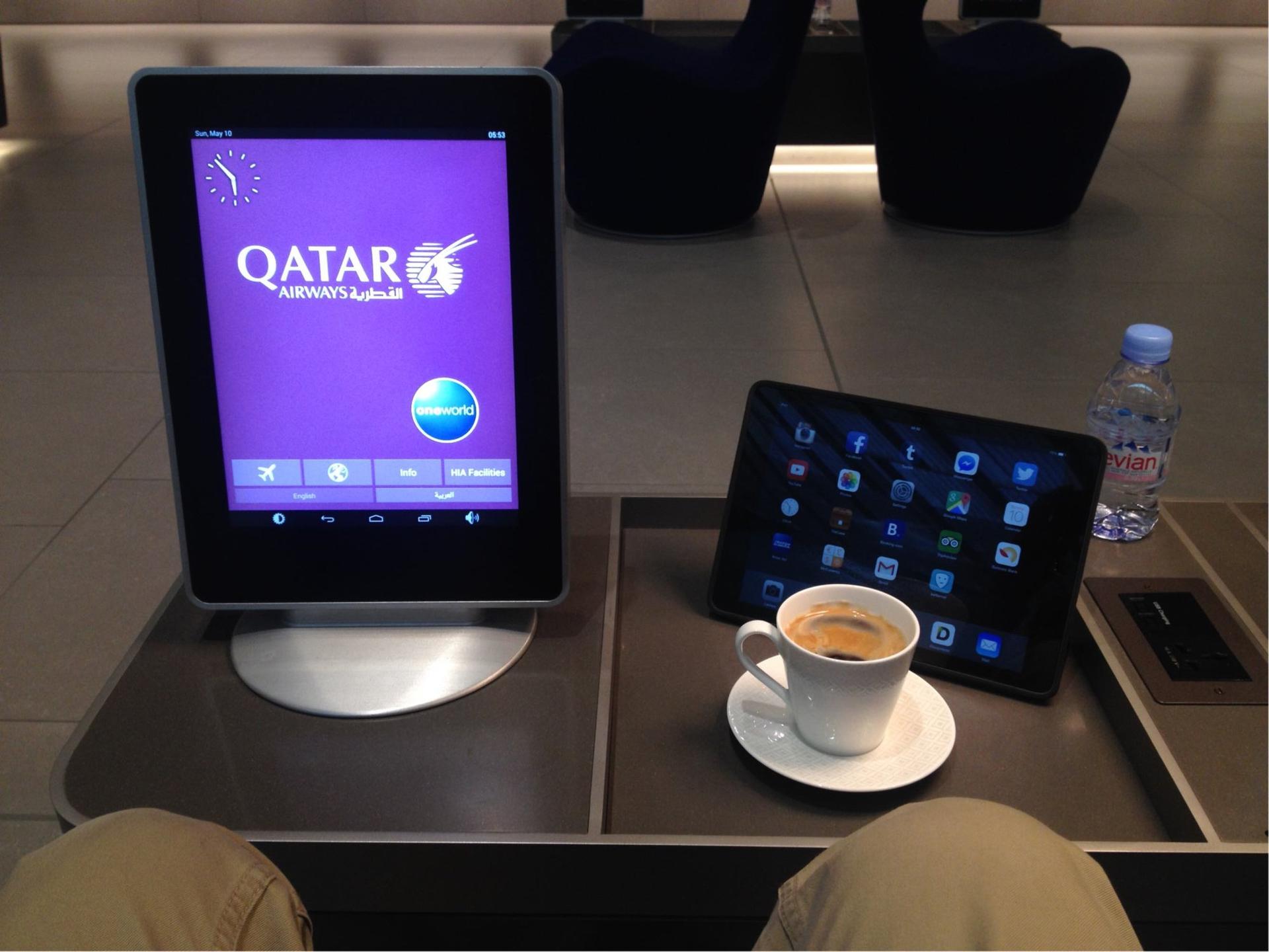 Qatar Airways Al Mourjan Business Class Lounge image 12 of 100