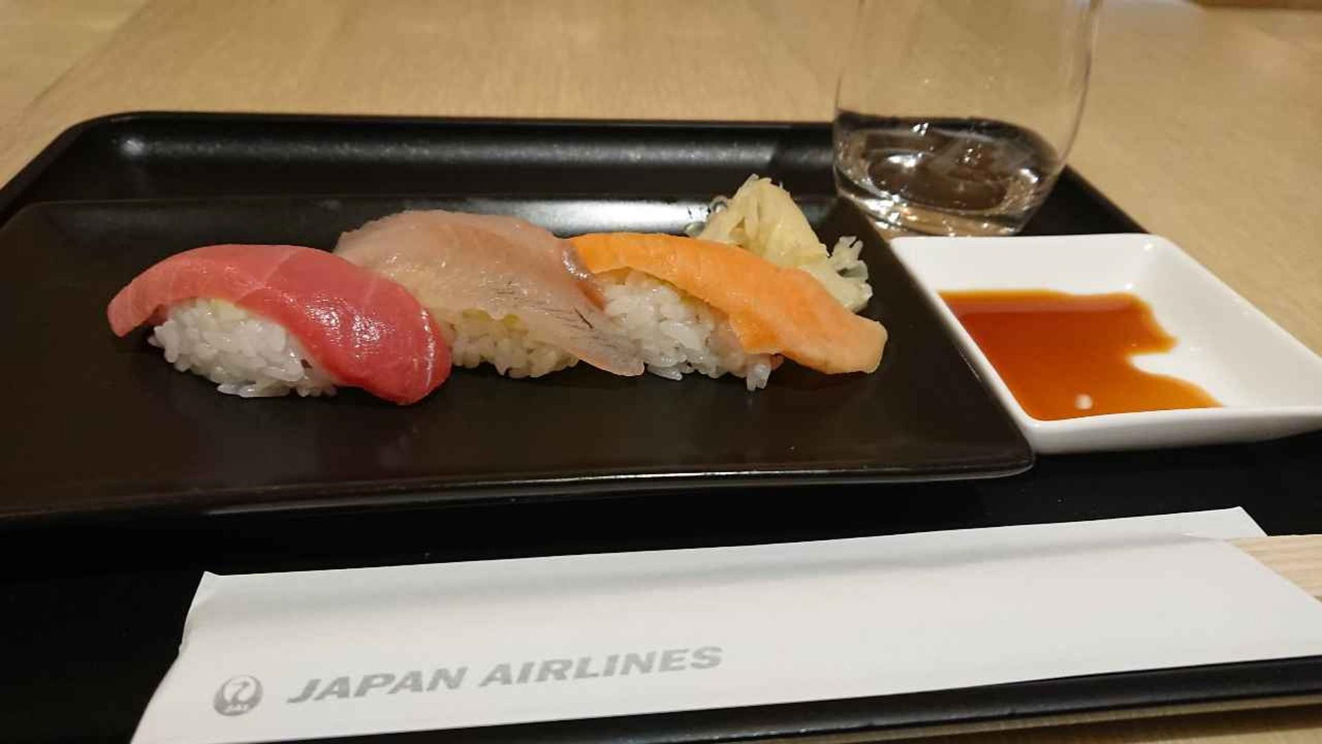 Japan Airlines JAL First Class Lounge image 43 of 50