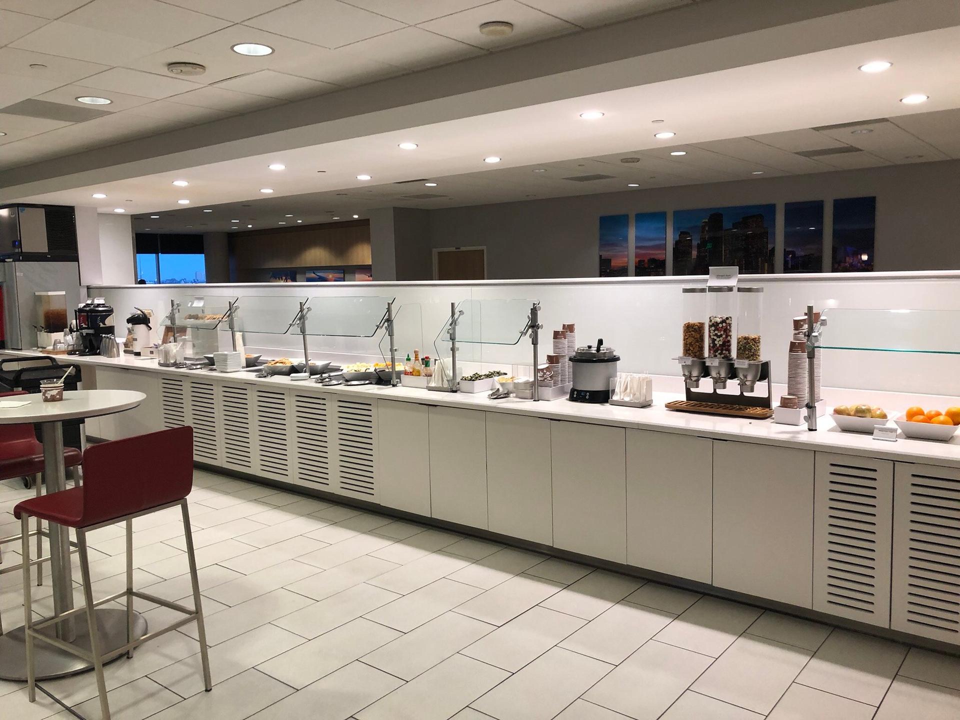 American Airlines Admirals Club image 21 of 38