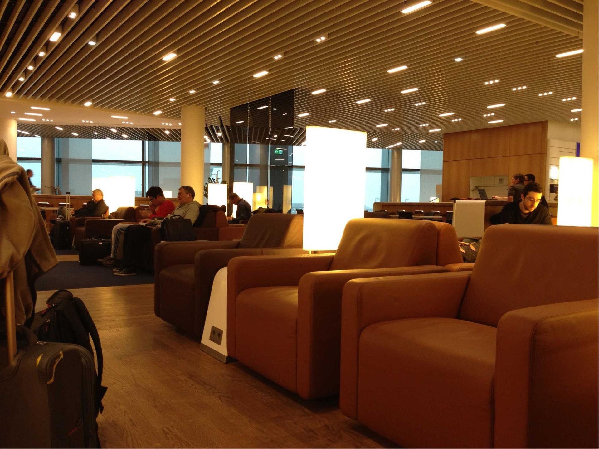 Lufthansa Senator Lounge (Non-Schengen)  image 17 of 17