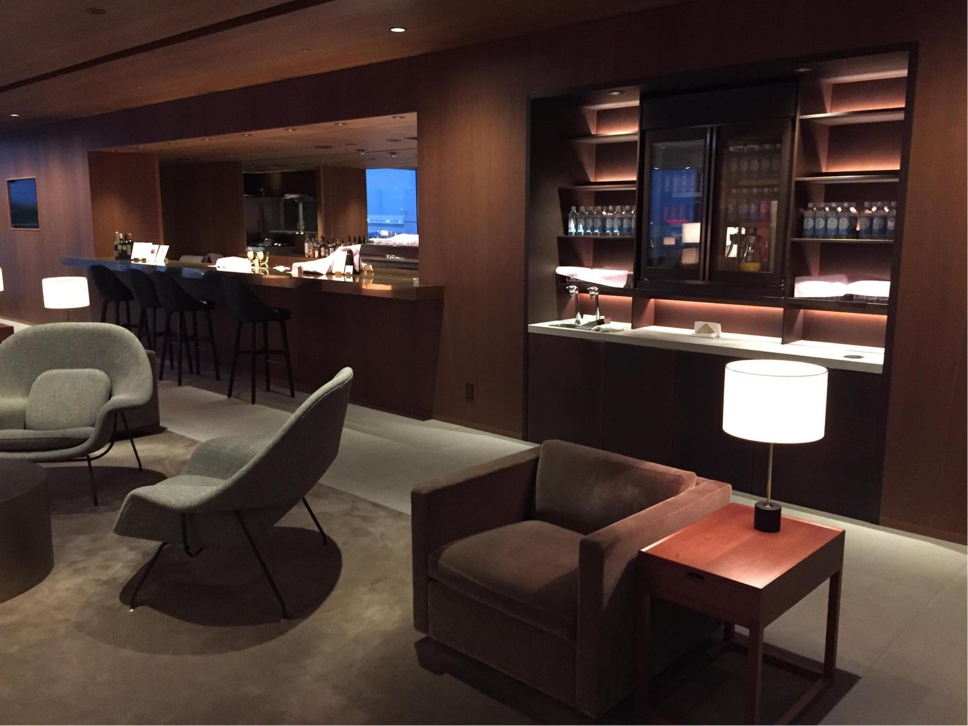 Cathay Pacific Lounge image 5 of 49