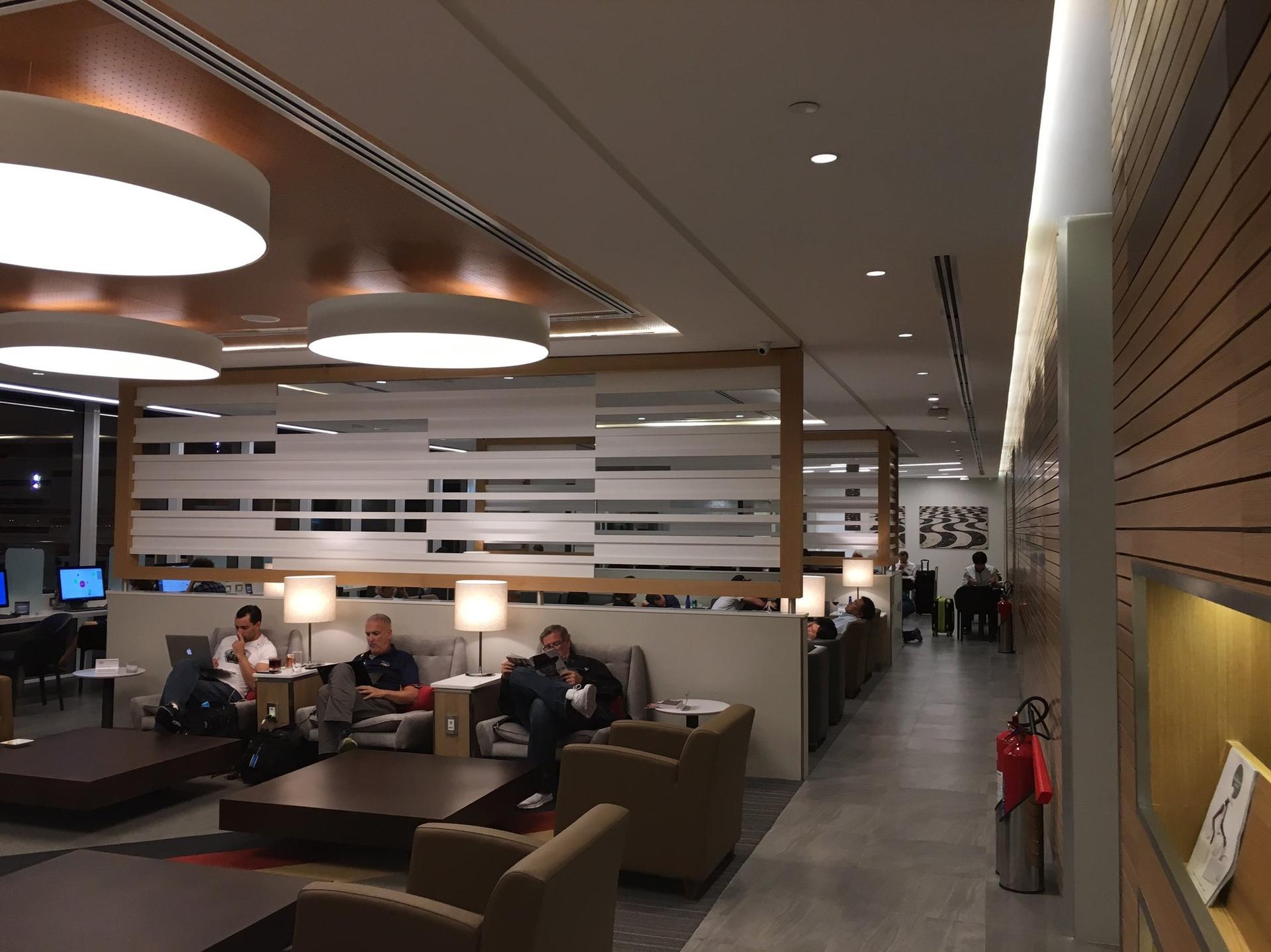 American Airlines Admirals Club image 3 of 6