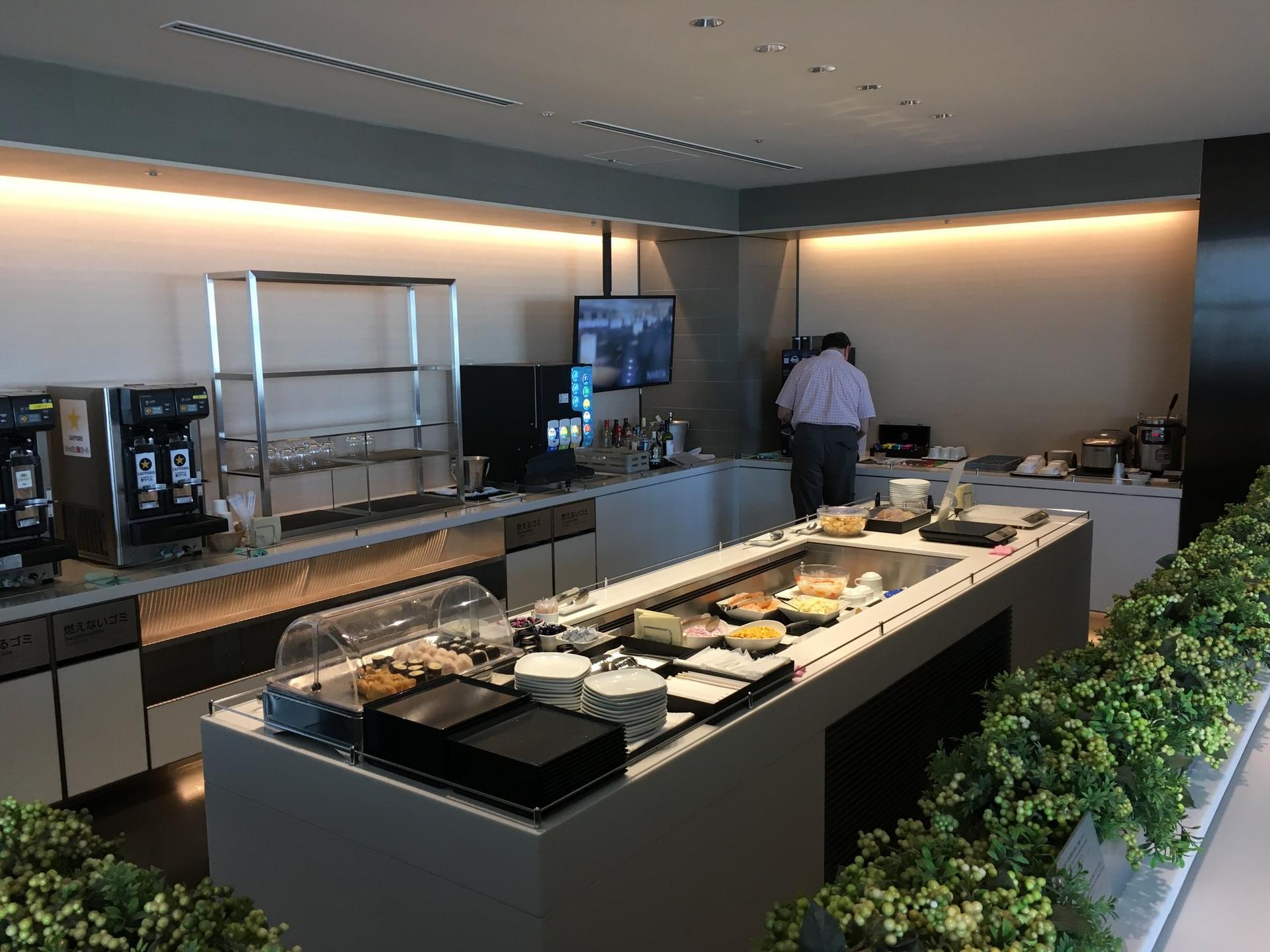 All Nippon Airways ANA Lounge (Gate 110) image 25 of 41