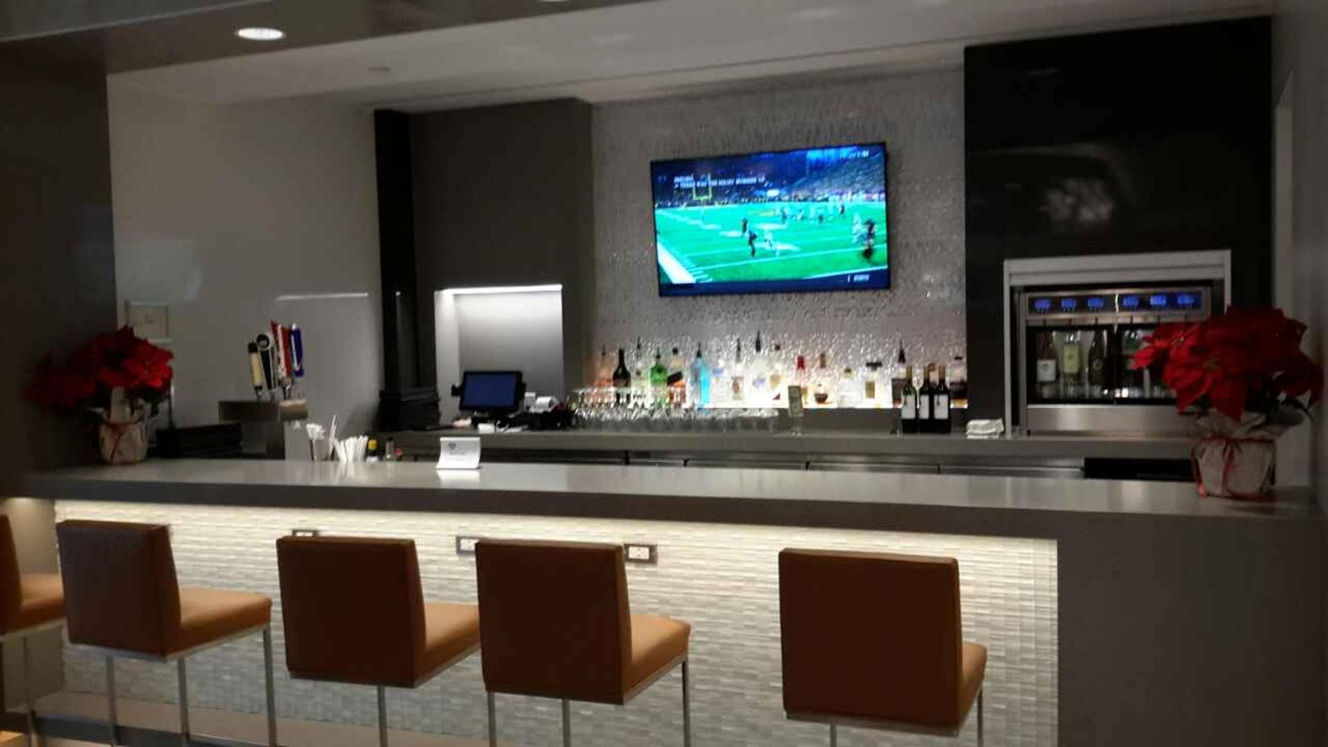 American Airlines Admirals Club image 8 of 9