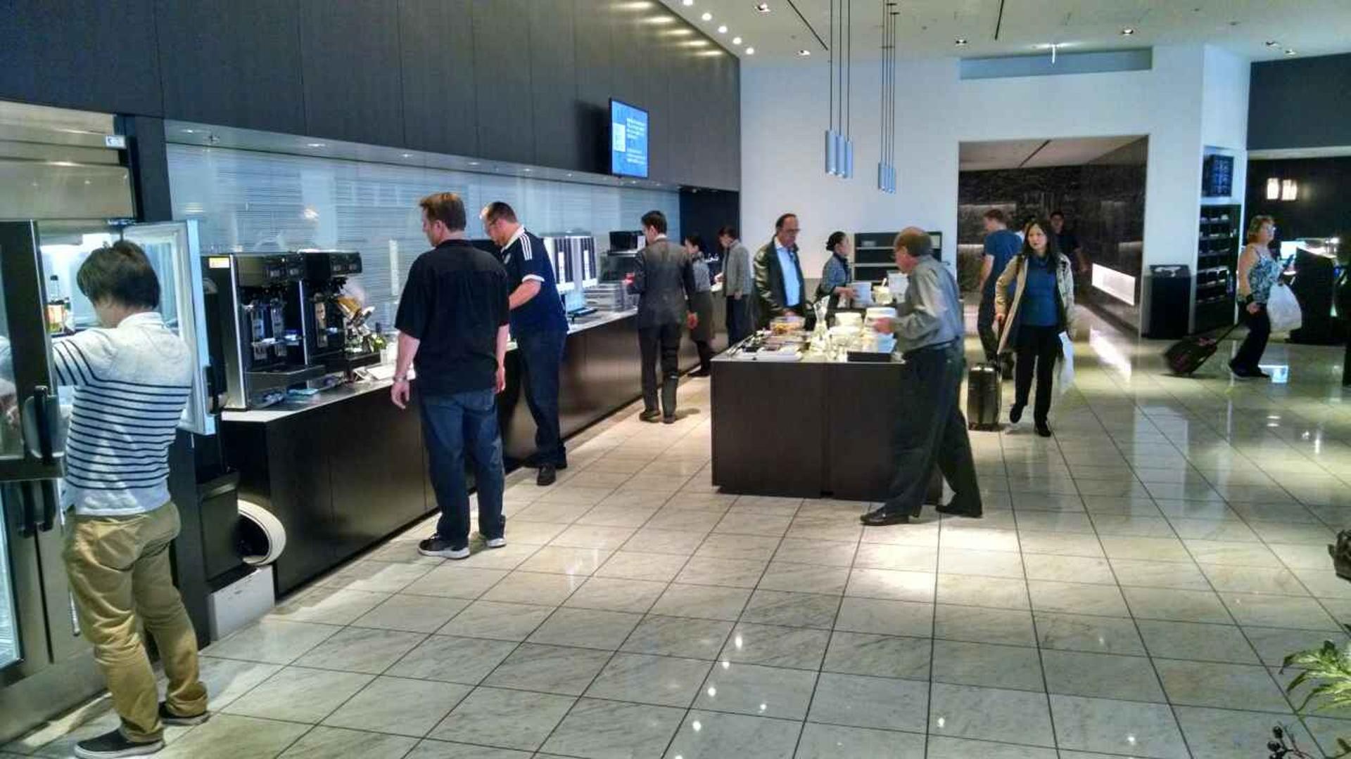 All Nippon Airways ANA Lounge image 23 of 39