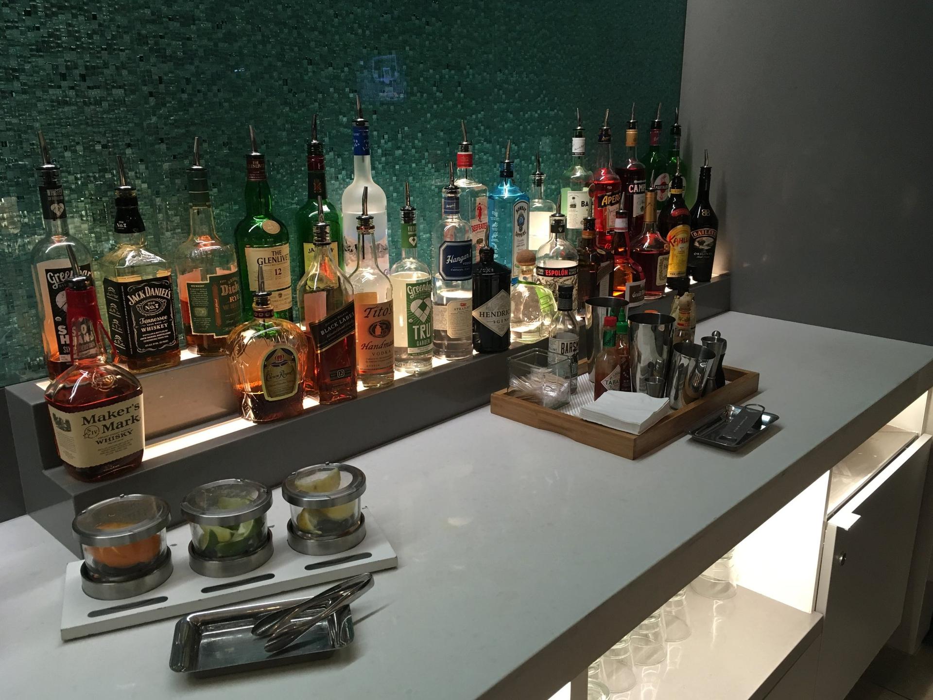 American Airlines Flagship Lounge image 34 of 65