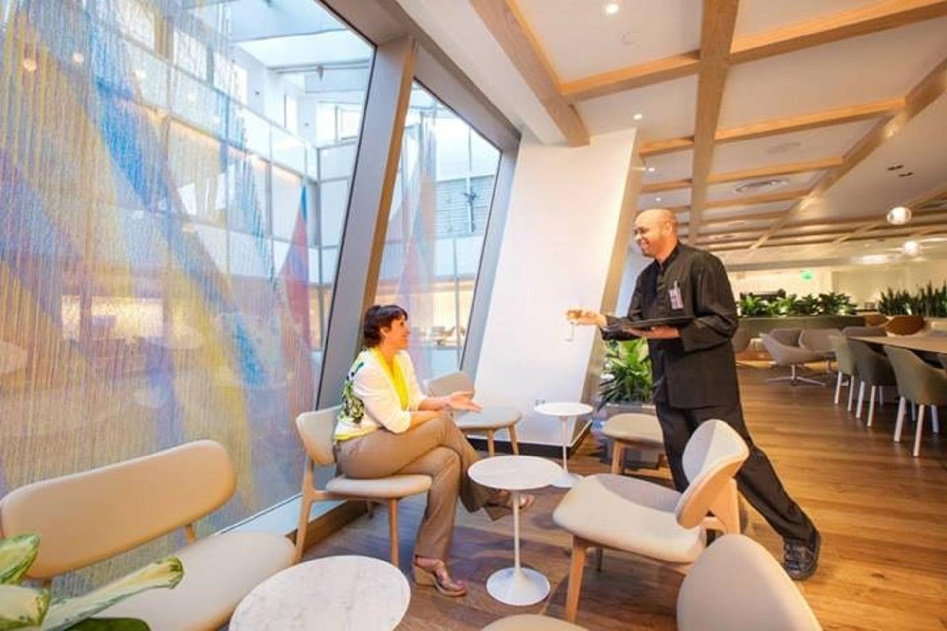 oneworld International Business Lounge image 4 of 21